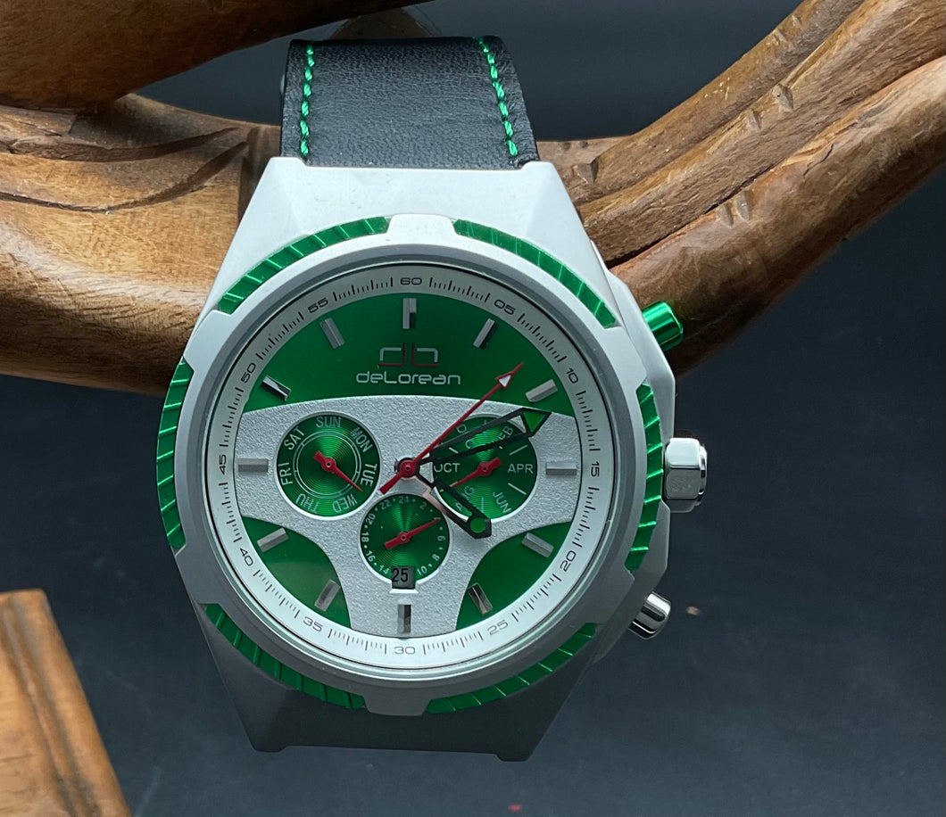 Grün-silberne deLorean Uhr