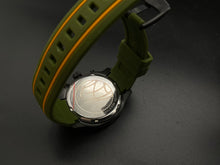 Lade das Bild in den Galerie-Viewer, Grüne SPINNAKER SP-5031 Armbanduhr
