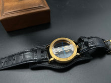Lade das Bild in den Galerie-Viewer, Gold-schwarze Burgmeister Uhr BM331-202
