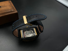 Lade das Bild in den Galerie-Viewer, Blau-schwarze deLorean Uhr DL05-1041
