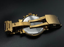 Lade das Bild in den Galerie-Viewer, Gold-braune Alexander Milton Uhr
