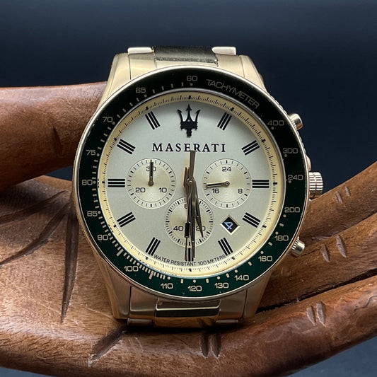 Goldene Maserati Uhr