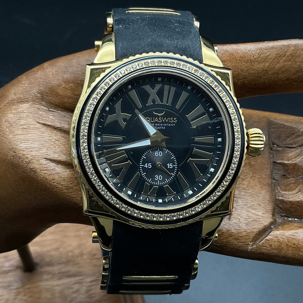 Gold-schwarze Aquaswiss Uhr