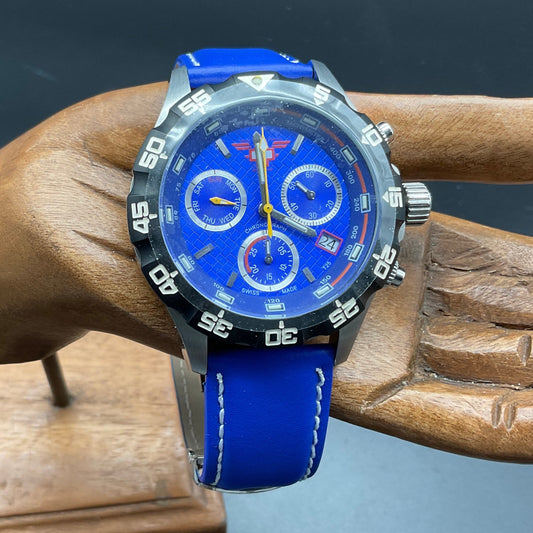 Blaue Swiss Combat Forces Uhr