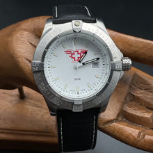 Lade das Bild in den Galerie-Viewer, Silberne Swiss Combat Forces Uhr
