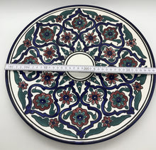 Lade das Bild in den Galerie-Viewer, Wandteller Keramik, Blumenmuster, grün, blau, rot, 37 cm Durchmesser
