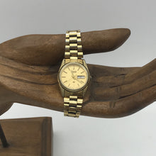 Lade das Bild in den Galerie-Viewer, Armbanduhr Seiko Quartz S3 goldfarben, 642267
