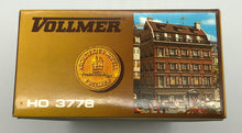 Lade das Bild in den Galerie-Viewer, Vollmer 3778 Bausatz Stadthaus mit Dachterrasse Spur H0
