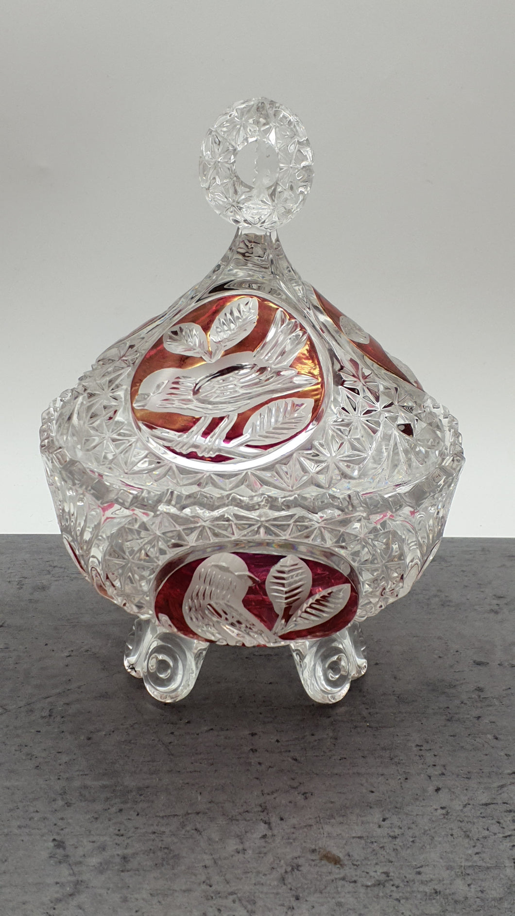 kleine Glas Schale mit Deckel, Gebäckschale-Konfektschale Bleikristall-Roter Vogel