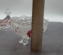 Lade das Bild in den Galerie-Viewer, kleine Glas Schale mit Deckel, Gebäckschale-Konfektschale Bleikristall-Roter Vogel
