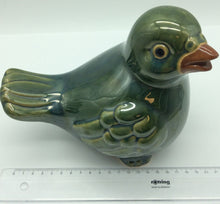 Lade das Bild in den Galerie-Viewer, Vogel Grün aus Ton / Keramik, Vogelfigur
