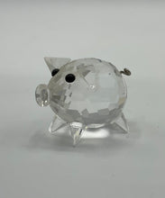 Lade das Bild in den Galerie-Viewer, Swarovski Kristall Figur Schwein 3 cm, Setzkasten
