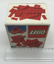 Lade das Bild in den Galerie-Viewer, LEGO 807 Extra Plates Red
