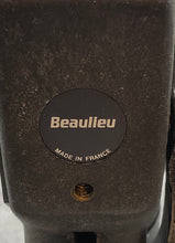 Lade das Bild in den Galerie-Viewer, Beaulieu 5008S Super 8 Cine Camera with Angenieux Zoom 1.2/6-80mm
