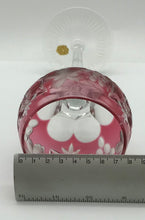 Lade das Bild in den Galerie-Viewer, Kristall Weinglas Römer rosa handgeschliffen, Echt Bleikristall
