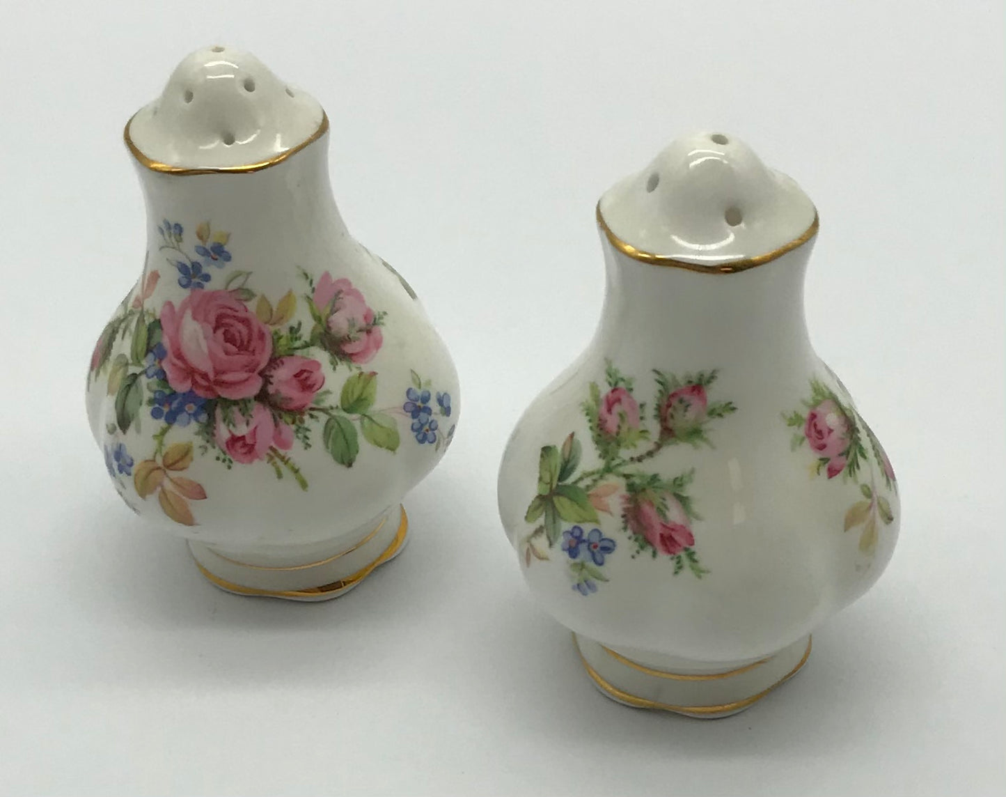 2 x Royal Albert-Porzellan-Bone China-England-Moss Rose, Pfeffer und Salz Streuer