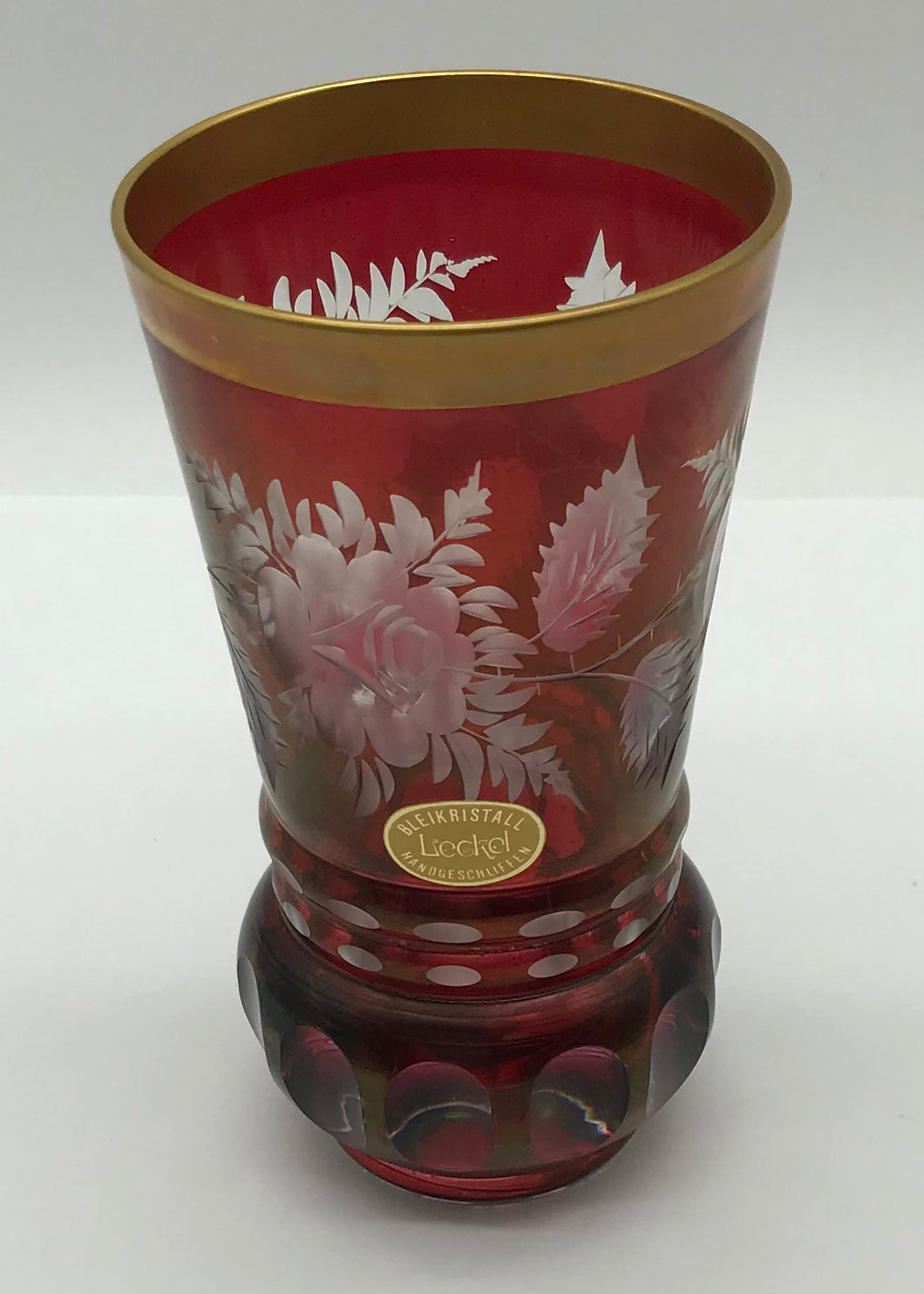 Dekorglas Bleikristall Glas/Vase Rot gefärbt mit Goldrand handgeschliffen, Lieckel