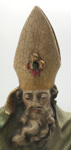 Lade das Bild in den Galerie-Viewer, Heiligenfigur Heiliger Bischof Holz Kunst geschnitzt farbig gefasst, 31,5 cm
