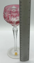 Lade das Bild in den Galerie-Viewer, Kristall Weinglas Römer rosa handgeschliffen, Echt Bleikristall

