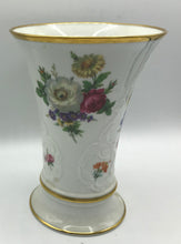 Lade das Bild in den Galerie-Viewer, KPM Royal Bavaria Blumenvase Porzellan, Blumendecor
