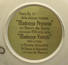 Lade das Bild in den Galerie-Viewer, Madonna Pensosa, Ital. Wand Teller, Reliefteller, Elfenbeinfarben, A. Santangela
