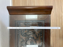 Lade das Bild in den Galerie-Viewer, Kleine Bank mit Glasplatte China Schnitzkunst(631)
