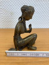 Lade das Bild in den Galerie-Viewer, Kleine Messing Statue(631)
