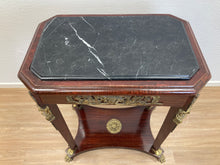 Lade das Bild in den Galerie-Viewer, Barock Tisch mit Marmorplatte(521)
