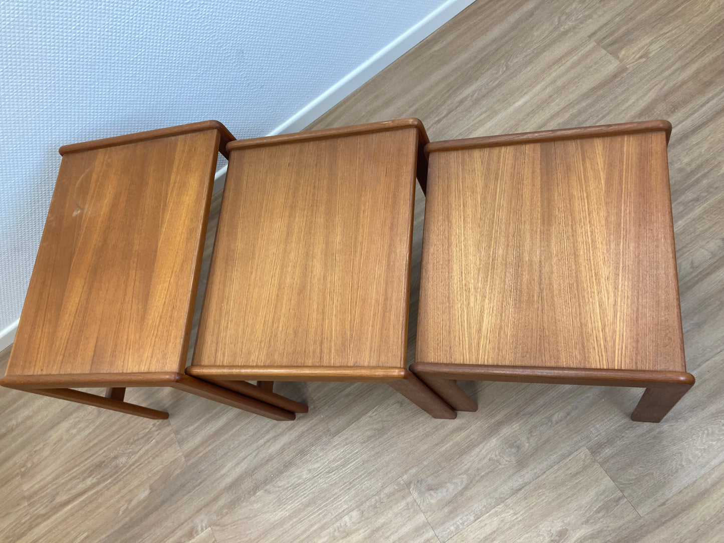 3 Beistelltischchen, dänisches Design(677)